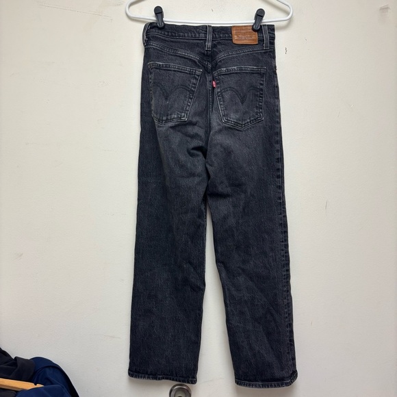 Levi’s Ribcage Straight Ankle Jeans - Picture 10 of 11